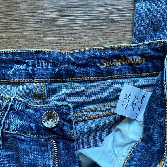Cowgirl Tuff Blue Jeans with Sunflower Embroidery - Picture 4 of 6